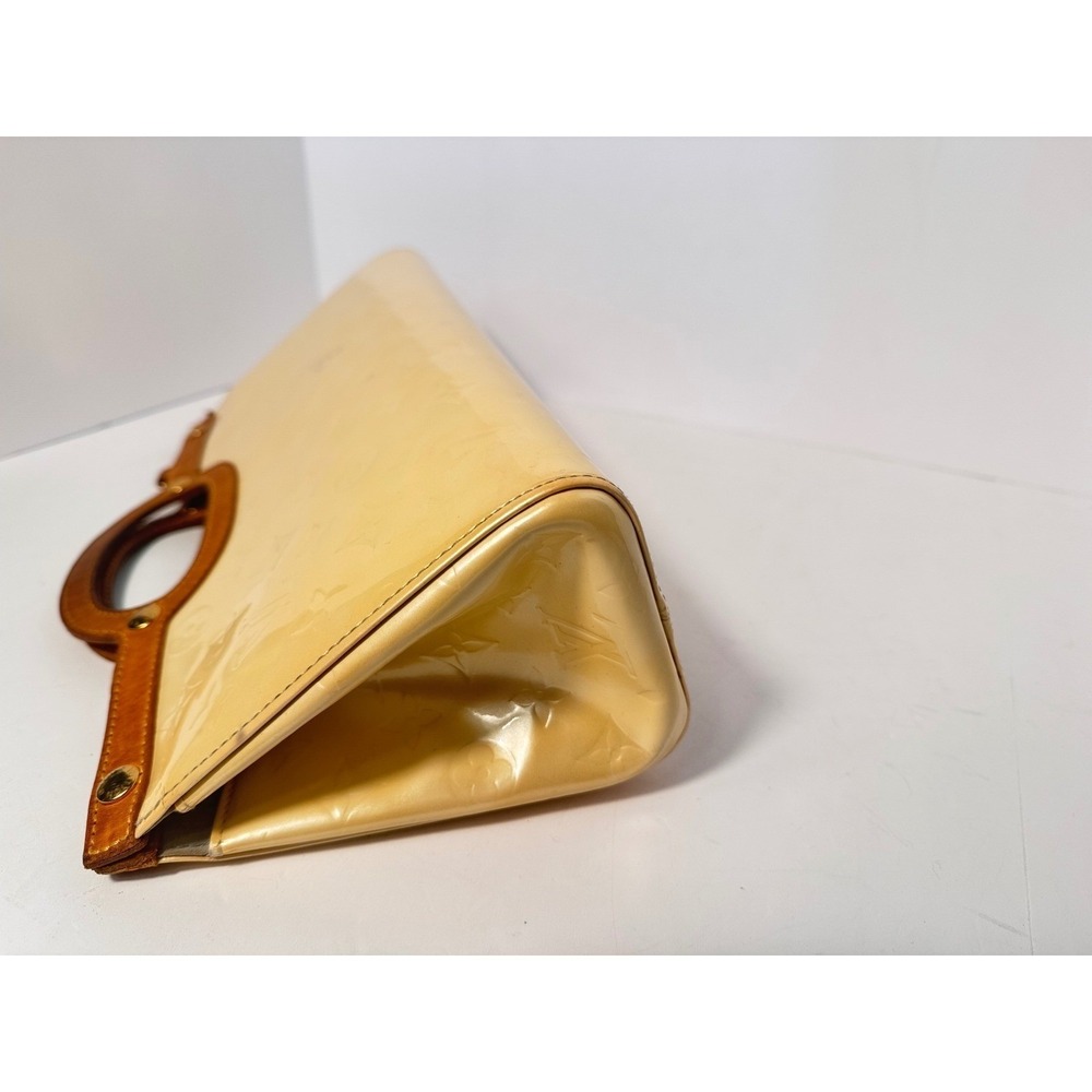 Louis Vuitton Vernis Roxbury Drive Yellow clutch with 22"strap, COA, dust & Box - Picture 6 of 10